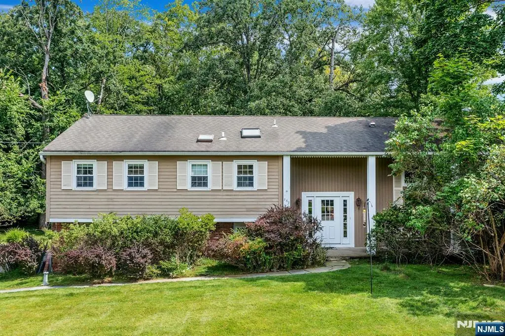 260 River Drive, River Vale, NJ 07675 - #1