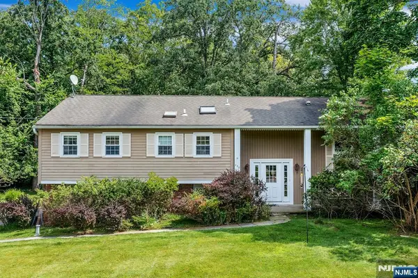 260 River Drive, River Vale, NJ 07675
