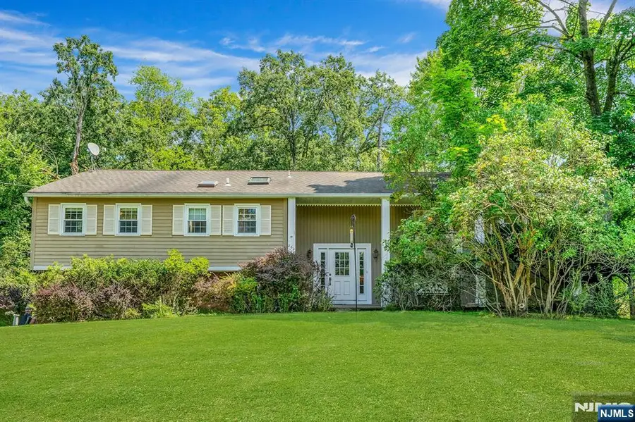 260 River Drive, River Vale, NJ 07675 - #3