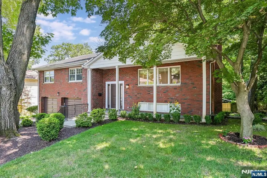 39 Hickory Street, Englewood Cliffs, NJ 07632 - #2