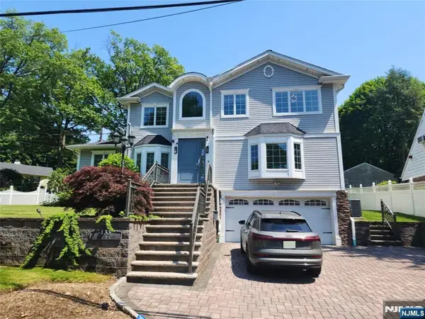 133 Reldyes Avenue, Leonia, NJ 07605
