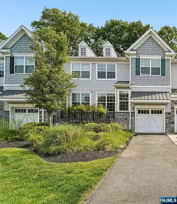 24 Pineview Drive, Waldwick, NJ 07463