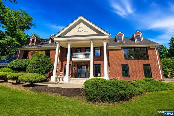 60 Brookside Drive, Upper Saddle River, NJ 07458