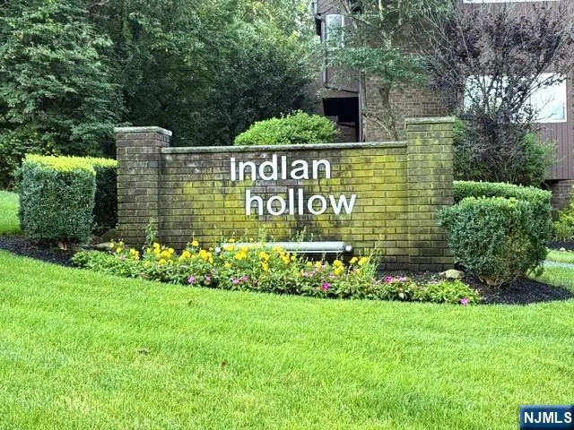132 Indian Hollow Court 132, Mahwah, NJ 07430 - #1