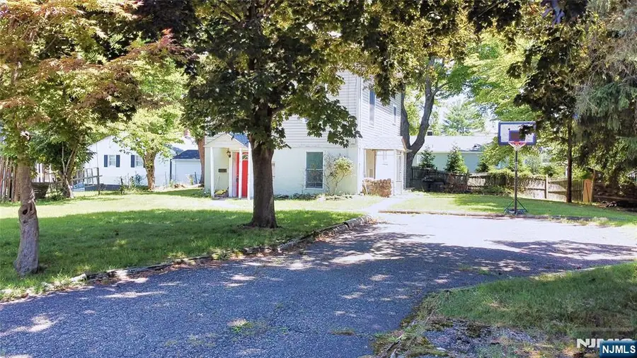 186 School Street, Northvale, NJ 07647 - #3