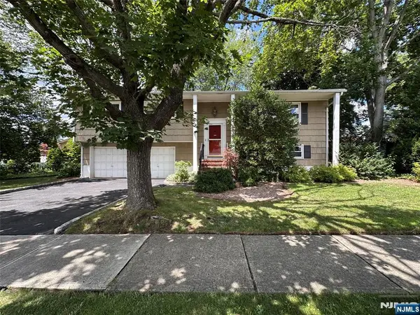 7-01 Bellair Avenue, Fair Lawn, NJ 07410