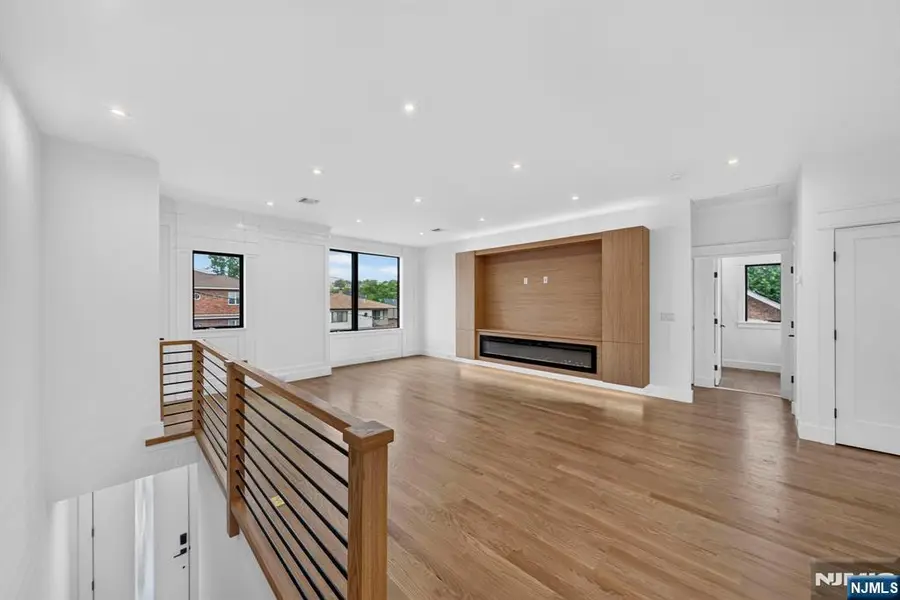 122 Edsall Avenue, Palisades Park, NJ 07650 - #3