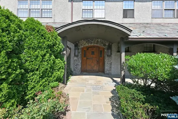 140 Bellair Road Q, Ridgewood, NJ 07450