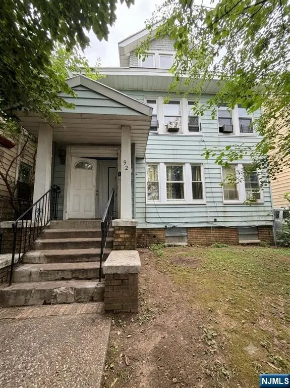 92 Huntington Terrace, Newark, NJ 07112