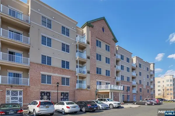 3203 Windsor Park Court 203, Englewood, NJ 07631