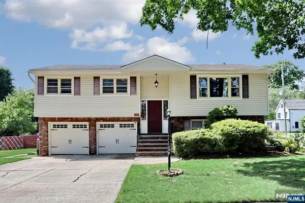 294 Kastler Court, New Milford, NJ 07646