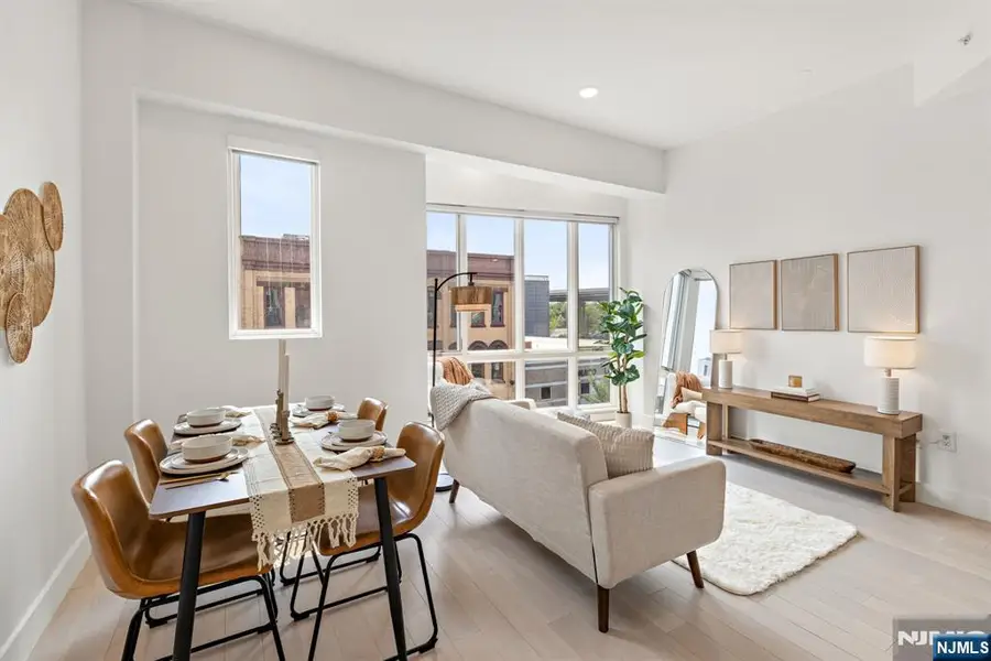 332 Newark Avenue 4A, Jersey City, NJ 07302 - #3