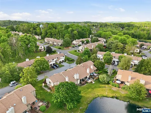 10 Oriole Terrace O010, Hampton, NJ 07860