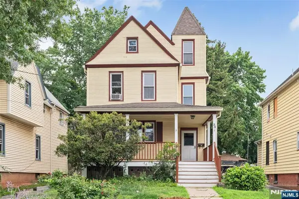35 Park Avenue, Dumont, NJ 07628