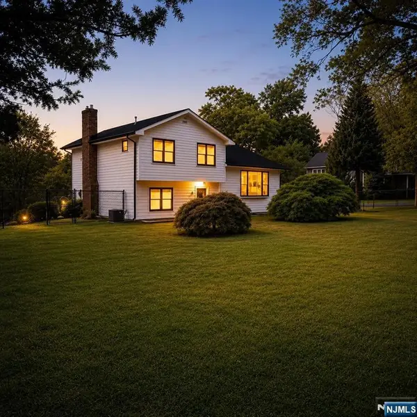 647 Wyckoff Avenue, Mahwah, NJ 07430