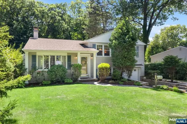 85 Page Drive, Oakland, NJ 07436