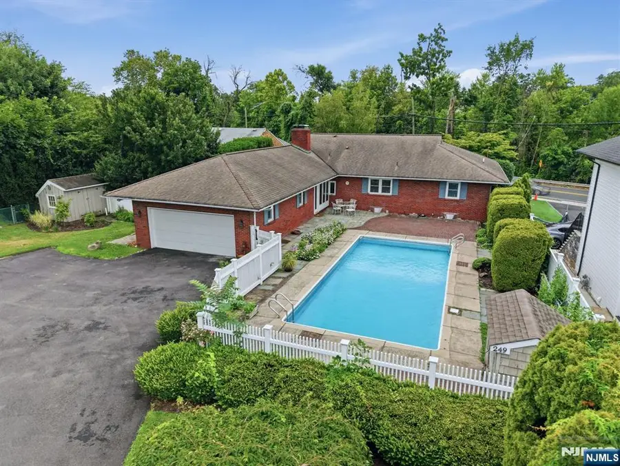 249 River Drive, Elmwood Park, NJ 07407 - #2