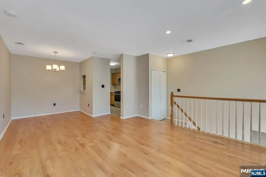 1041 Cumberland Court, Mahwah, NJ 07430 - #2