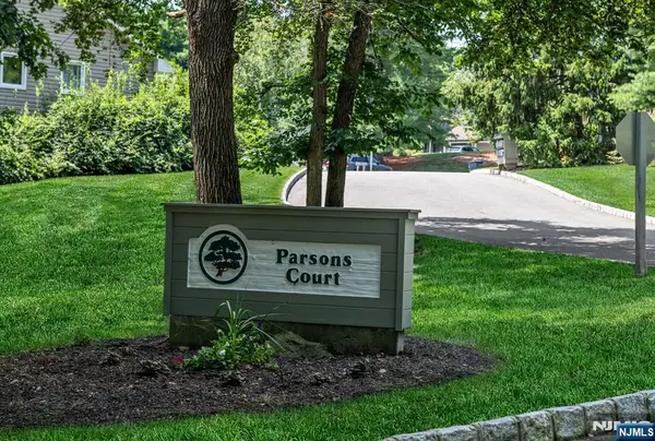 14 Parsons Court, Mahwah, NJ 07430