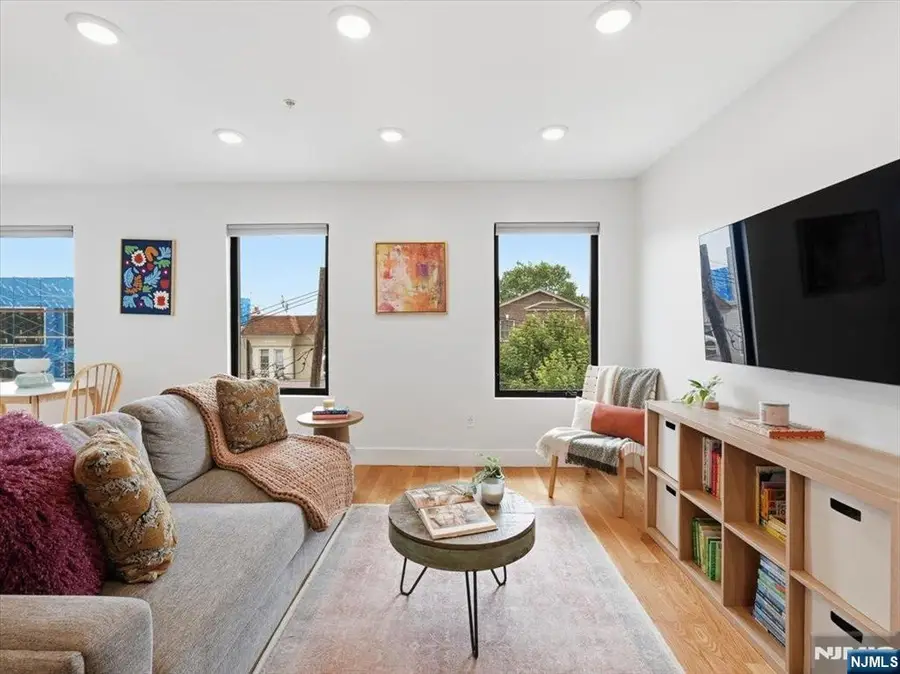 22 Lincoln Street 3, Jersey City, NJ 07307 - #3