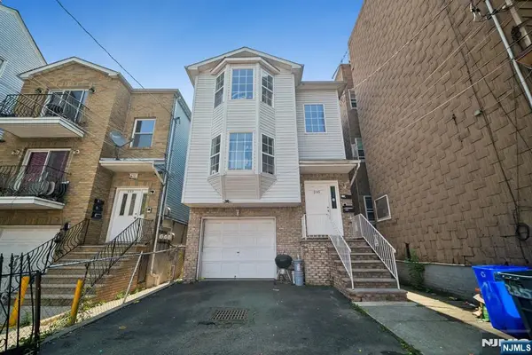235 4th Street, Newark, NJ 07107