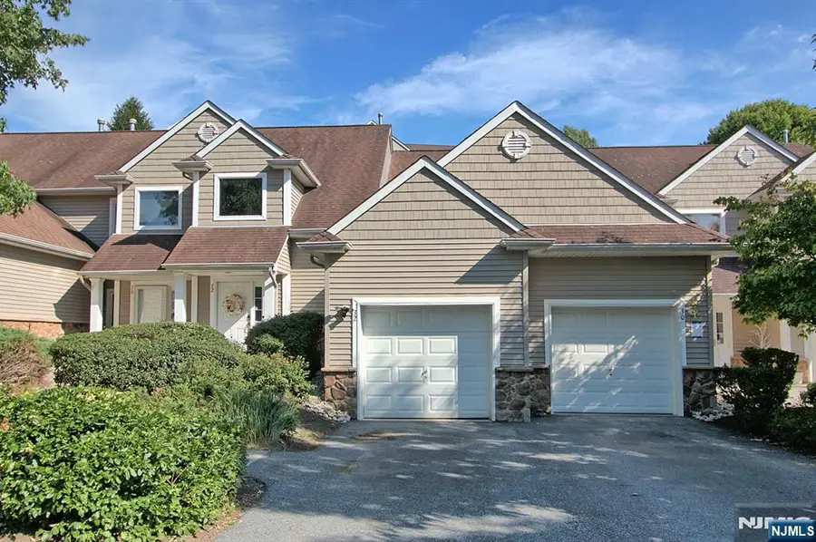 30 Bourne Circle 1203, Hamburg, NJ 07419 - #2