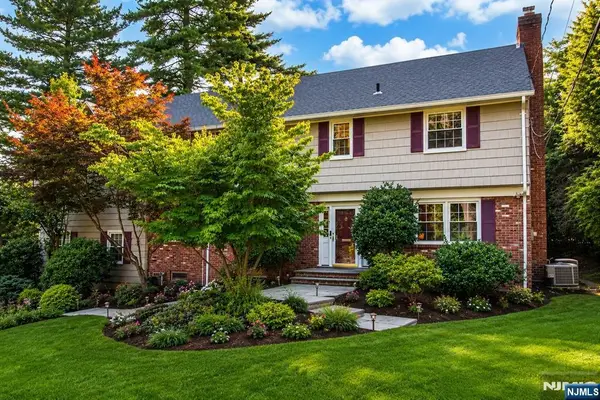 122 Crest Road, Ridgewood, NJ 07450