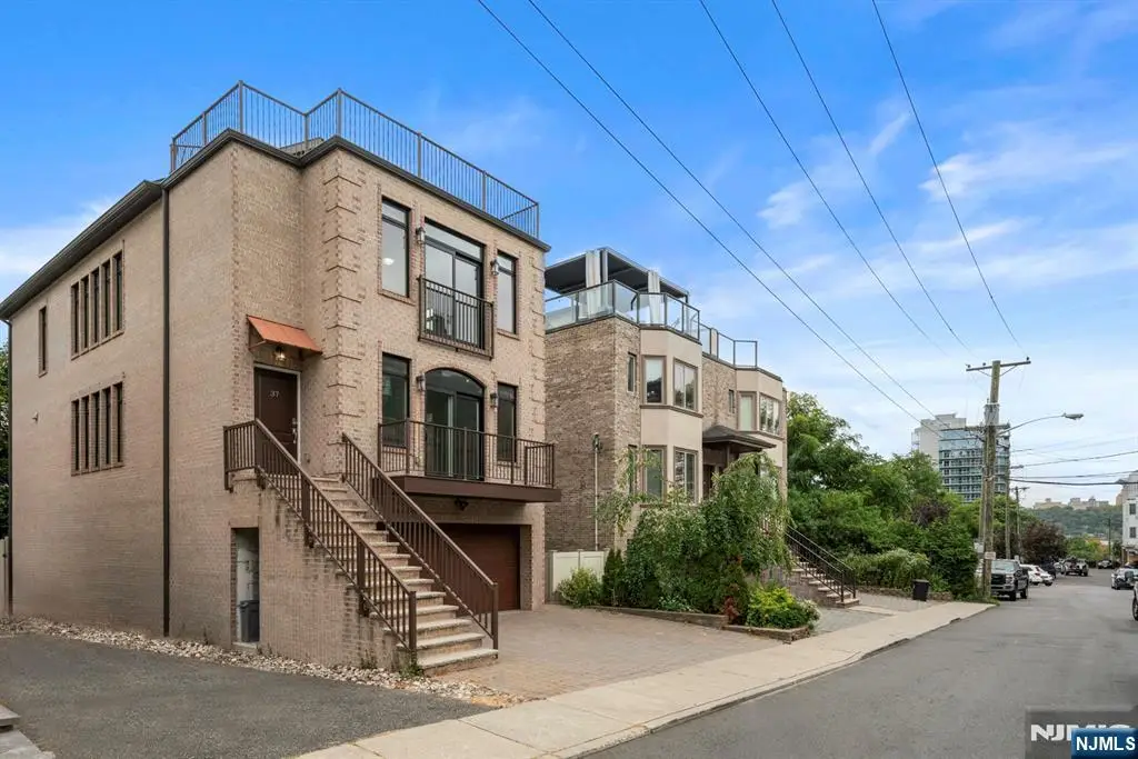 37 Winterburn Place, Edgewater, NJ 07020 - #1
