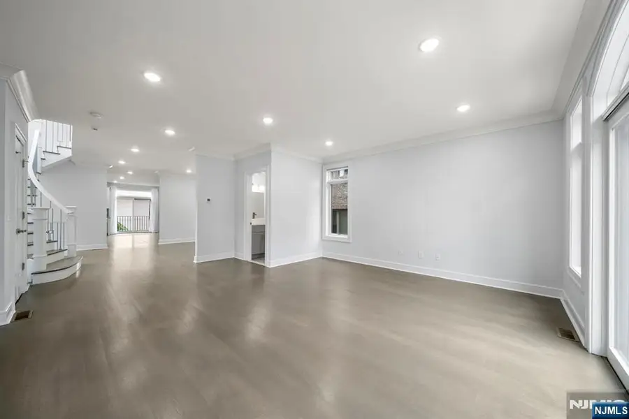 37 Winterburn Place, Edgewater, NJ 07020 - #2