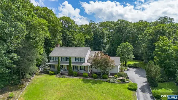 8 Alpine Ridge Road, West Milford, NJ 07480