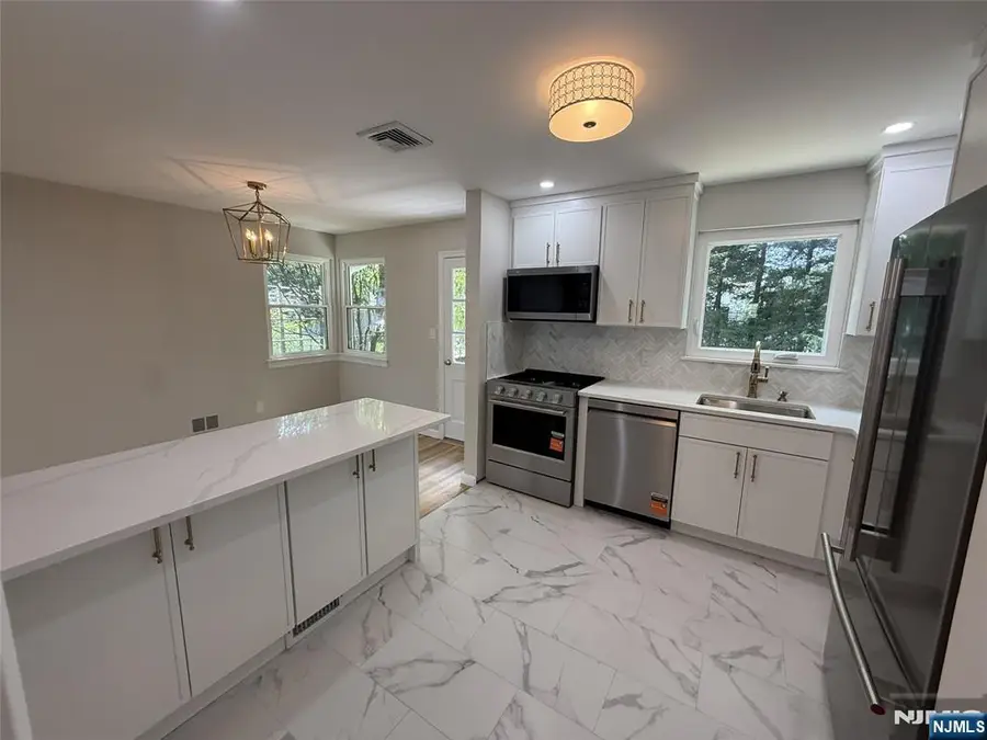 16 Valley Brook Drive, Emerson, NJ 07630 - #3