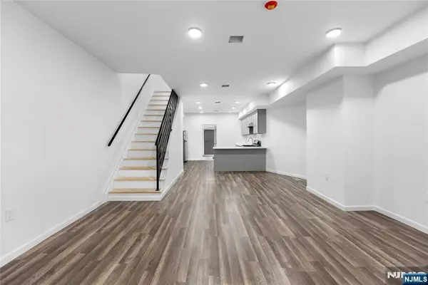 43 1/2 Cortland Street, Newark, NJ 07105
