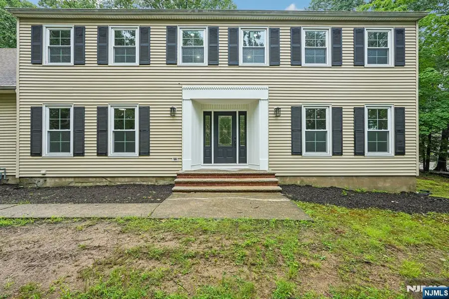 12 Apache Road, Wayne, NJ 07470 - #3