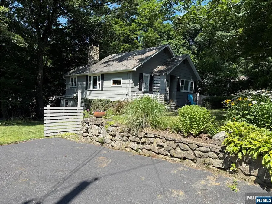 209 Wawayanda Road, Highland Lakes, NJ 07422 - #2