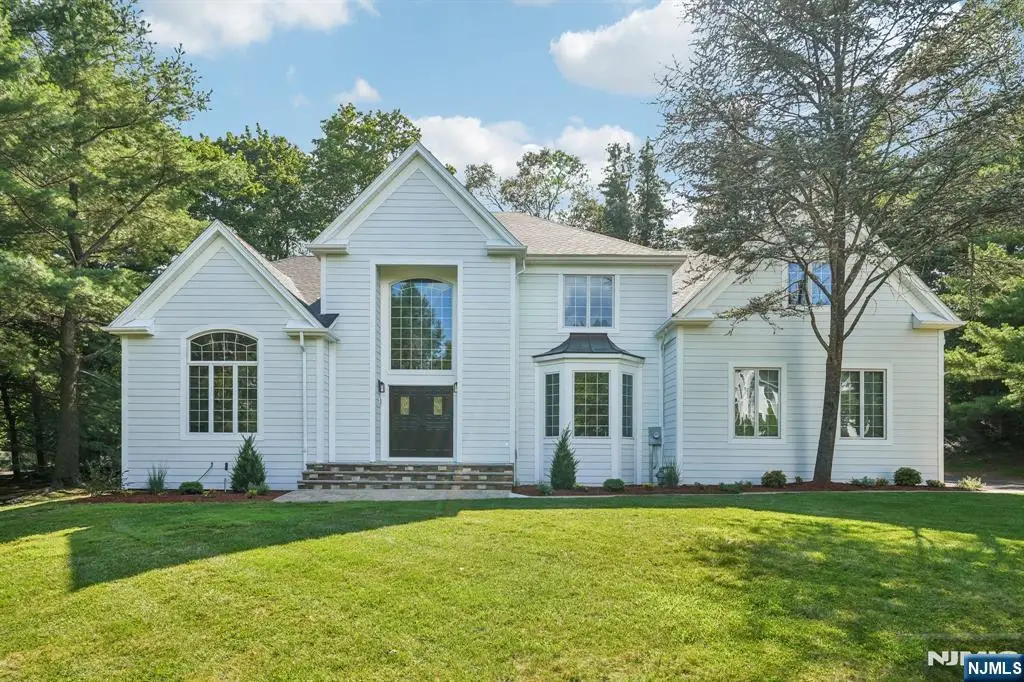 11 Carrington Court, Woodcliff Lake, NJ 07677 - #1