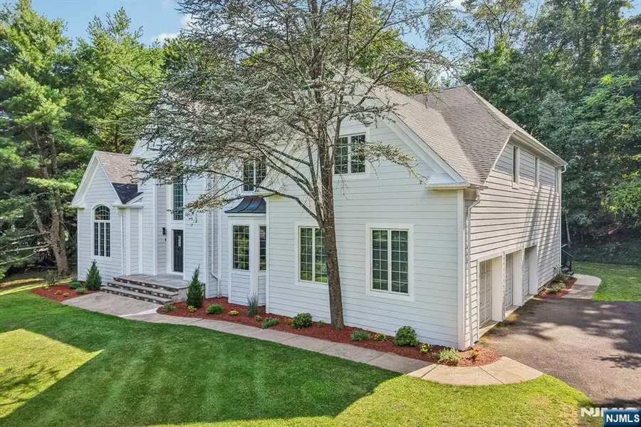 11 Carrington Court, Woodcliff Lake, NJ 07677 - #2