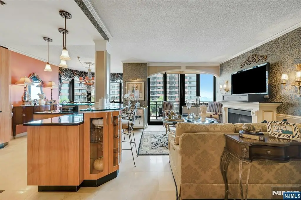100 Carlyle Drive C06B, Cliffside Park, NJ 07010 - #1