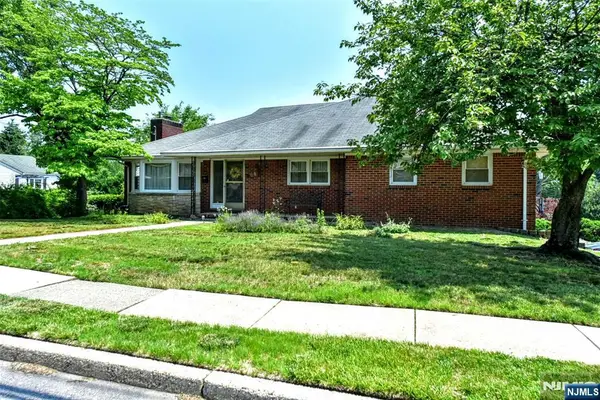 88 Spring Valley Road, Oradell, NJ 07649