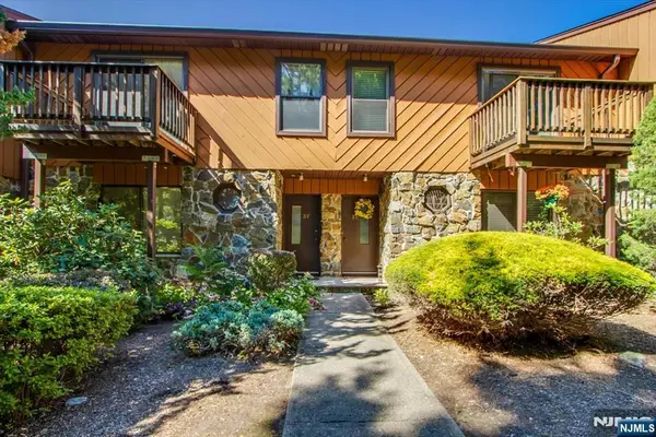 3 Brookside Heights 58, Wanaque, NJ 07465