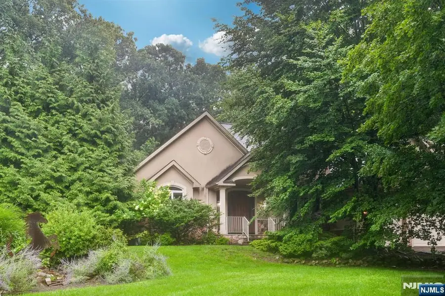 922 Hilltop Terrace, Franklin Lakes, NJ 07417 - #2