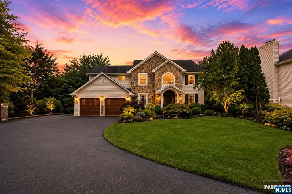 5 Gates Place, Wayne, NJ 07470 - #1