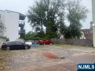 420-424 E 18th Street, Paterson, NJ 07524 - #1