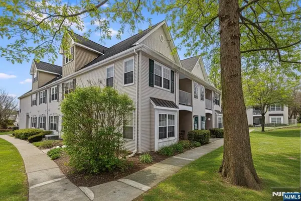240 Cambridge Court, Clifton, NJ 07014
