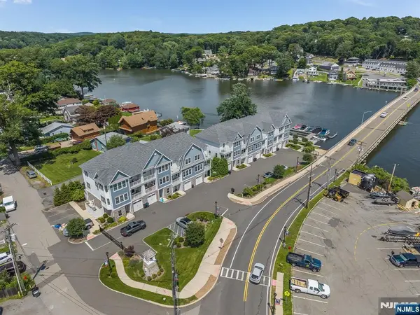 468 River Styx, Hopatcong, NJ 07843