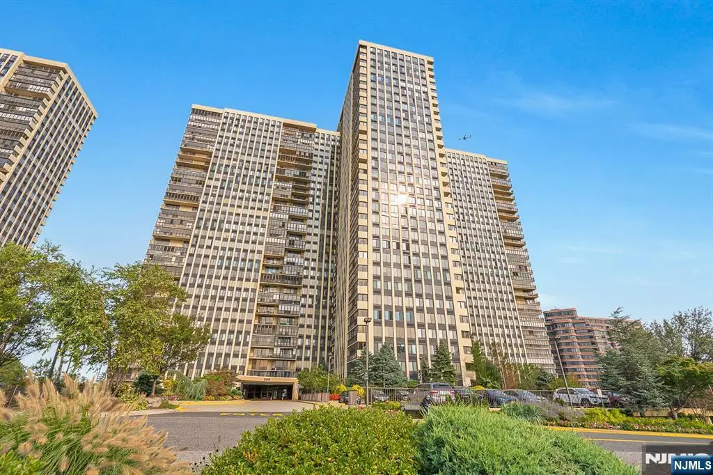 200 Winston Drive L18, Cliffside Park, NJ 07010 - #1