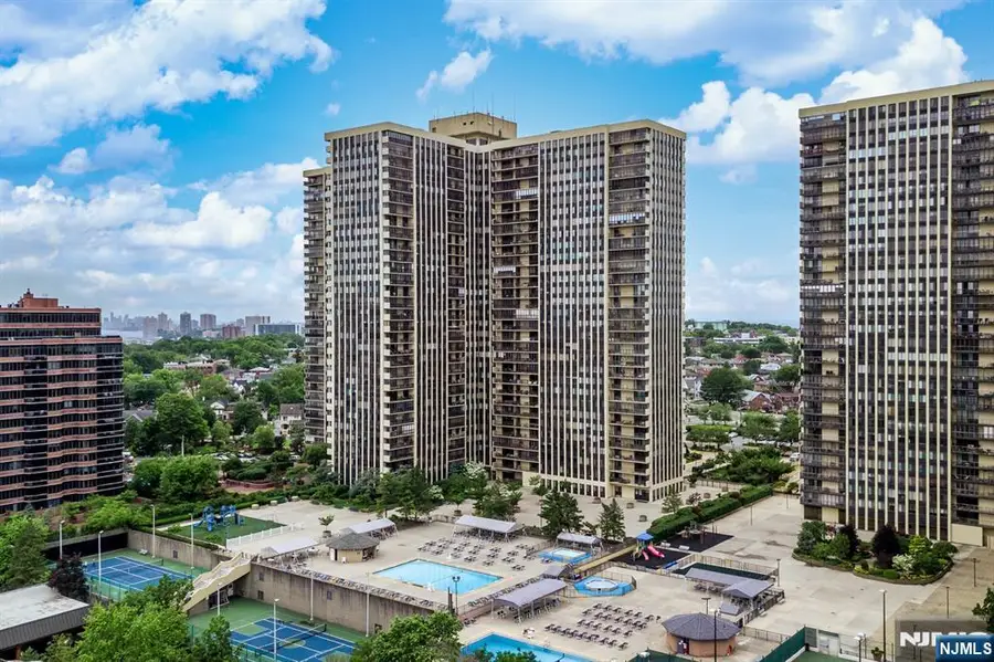 200 Winston Drive L18, Cliffside Park, NJ 07010 - #2