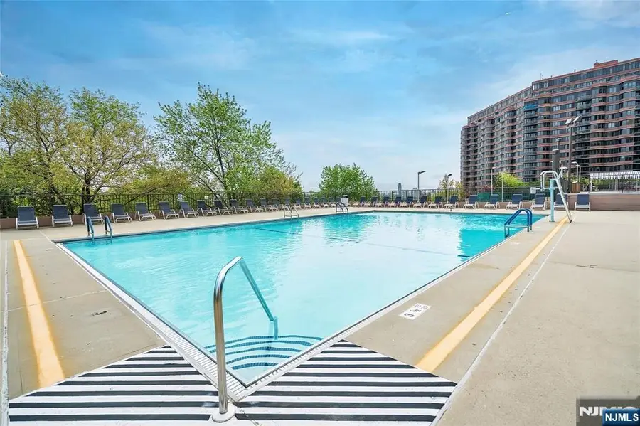 200 Winston Drive L18, Cliffside Park, NJ 07010 - #3