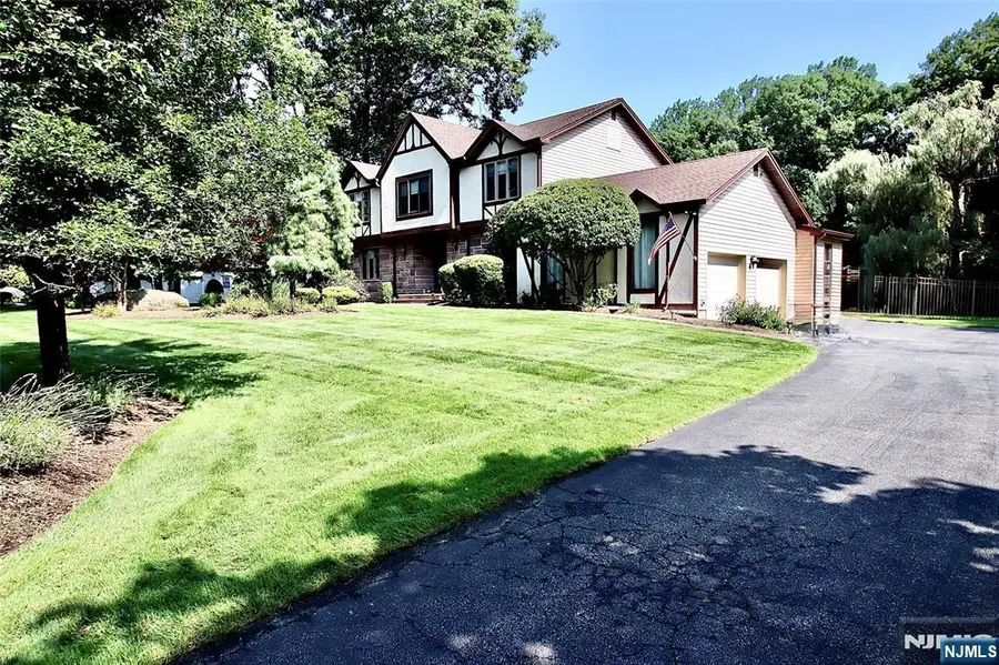 9 Watch Hill Road, Mahwah, NJ 07430 - #3