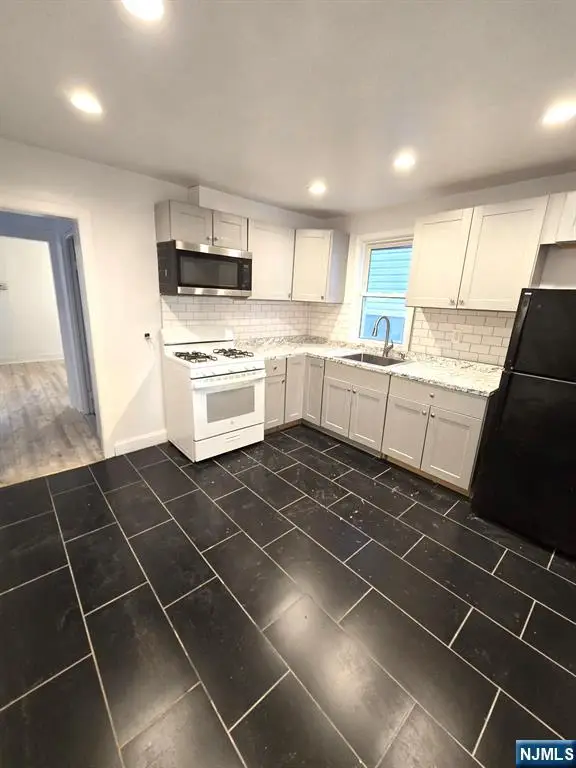 14 Triton Terrace, Newark, NJ 07104