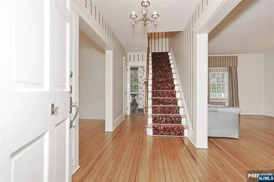153 Glenwood Avenue, Leonia, NJ 07605 - #3
